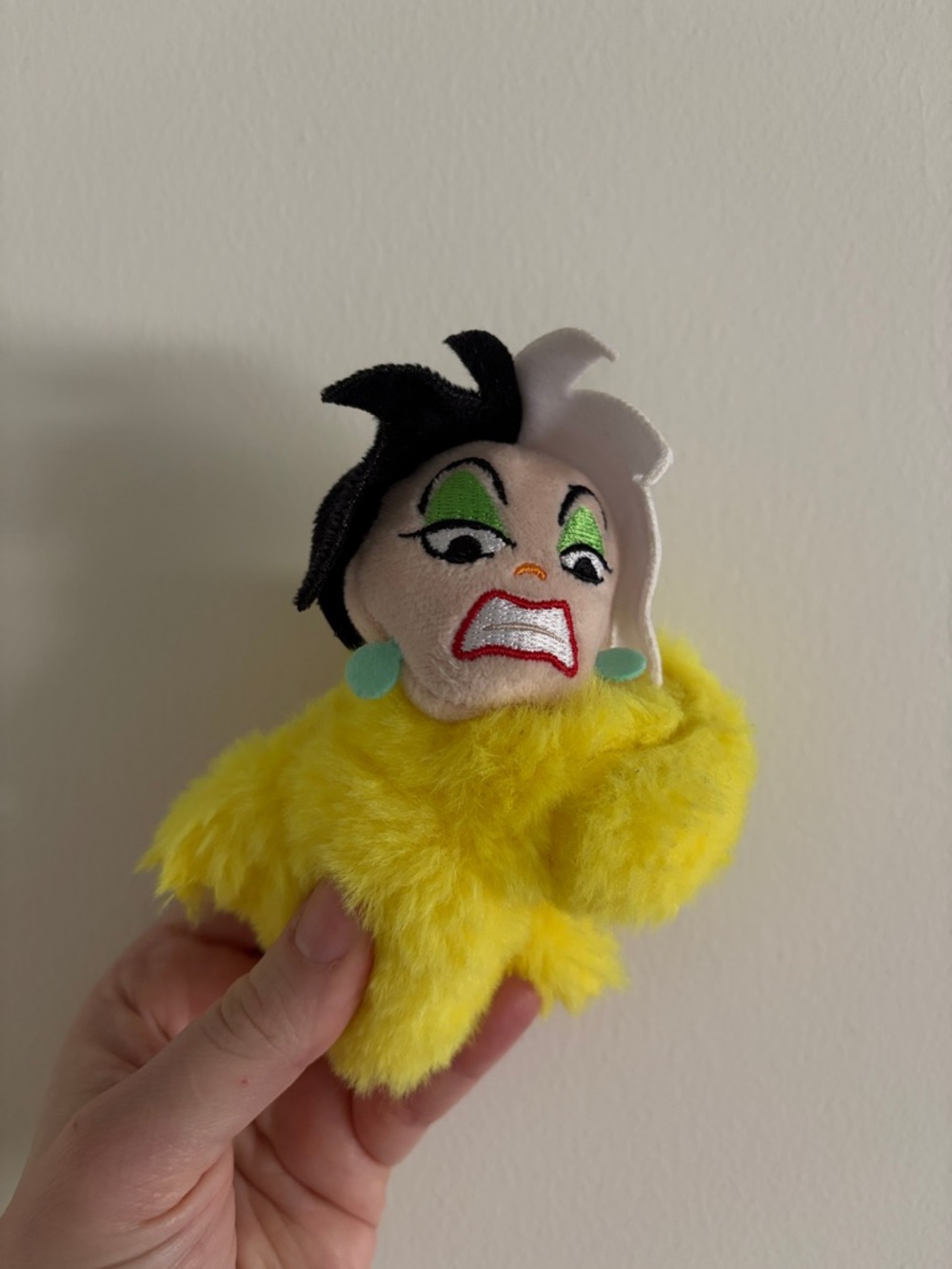 Cruella cutie cuff